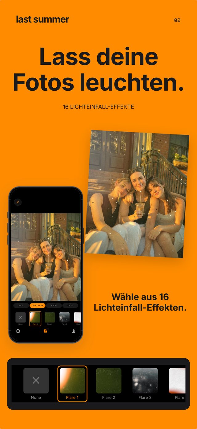 Drei Freunde auf einer Treppe zur goldenen Stunde mit Gold Snap und warmem Lichtleck, dazu die Lichtleck-Auswahl
